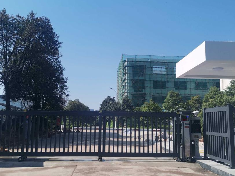 株冶集团北门段滑门